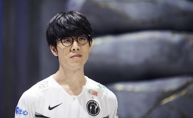 不仅需要极 不仅需要极