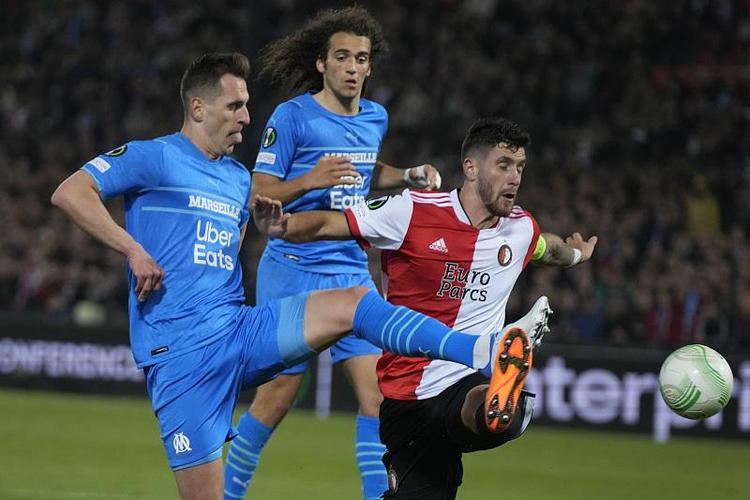 在禁区内外 在禁区内外