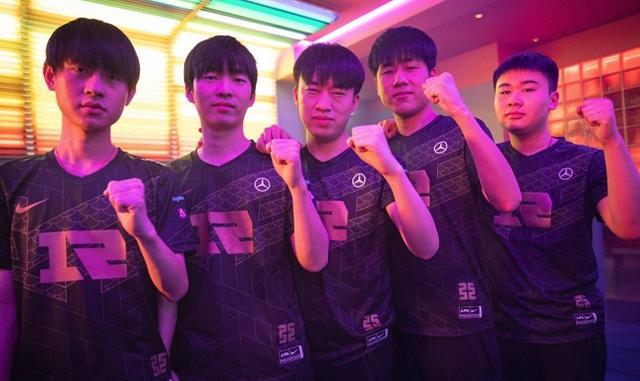 的肋部斜插 的肋部斜插